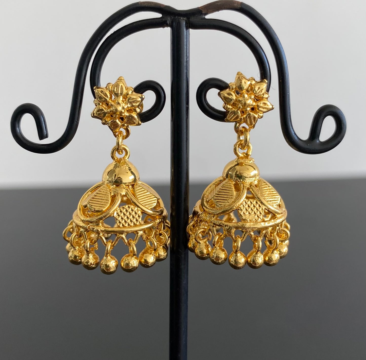 Gold tone flower heart jhumkka dj-53153