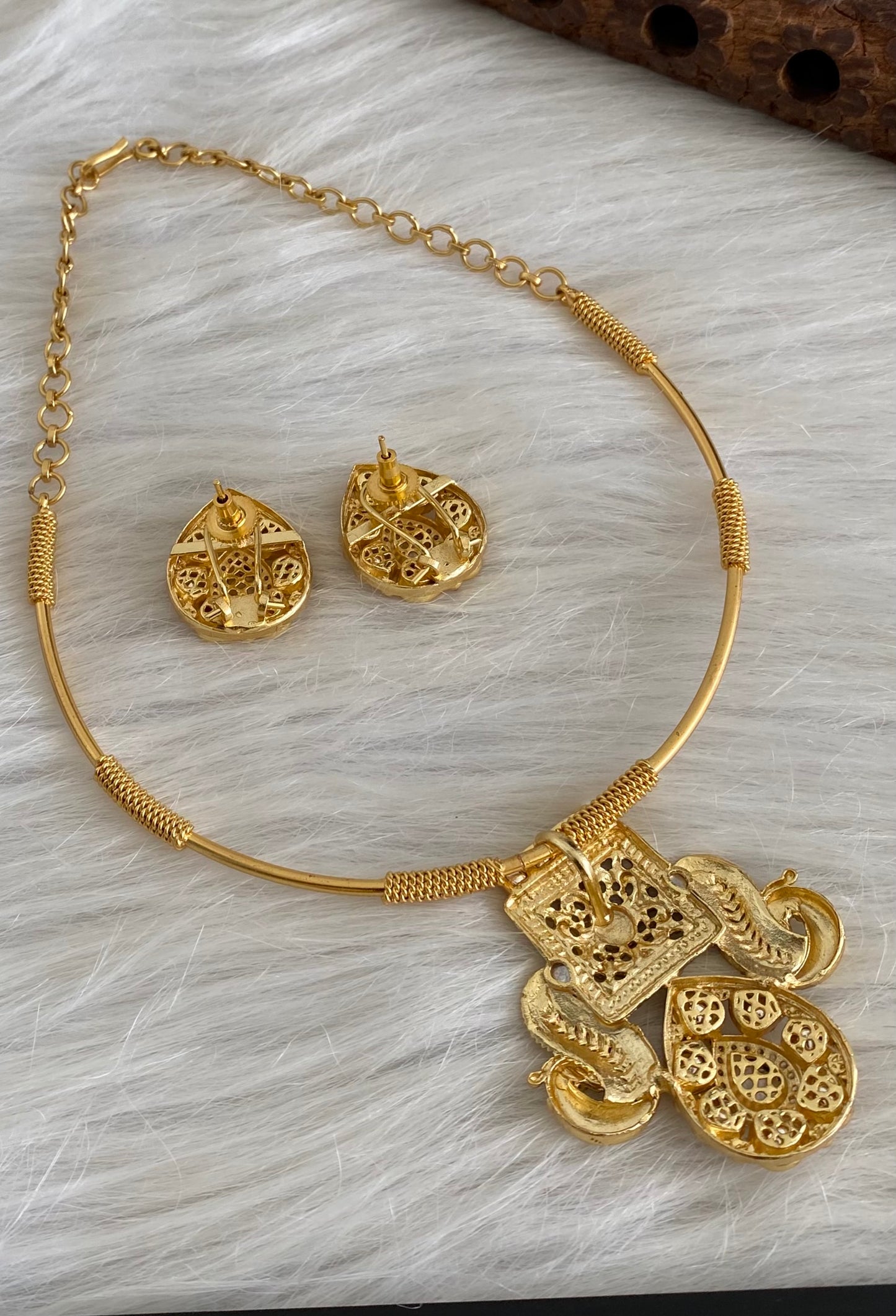 Antique gold tone Kundan jadau peacock pendant hasli necklace set dj-53851