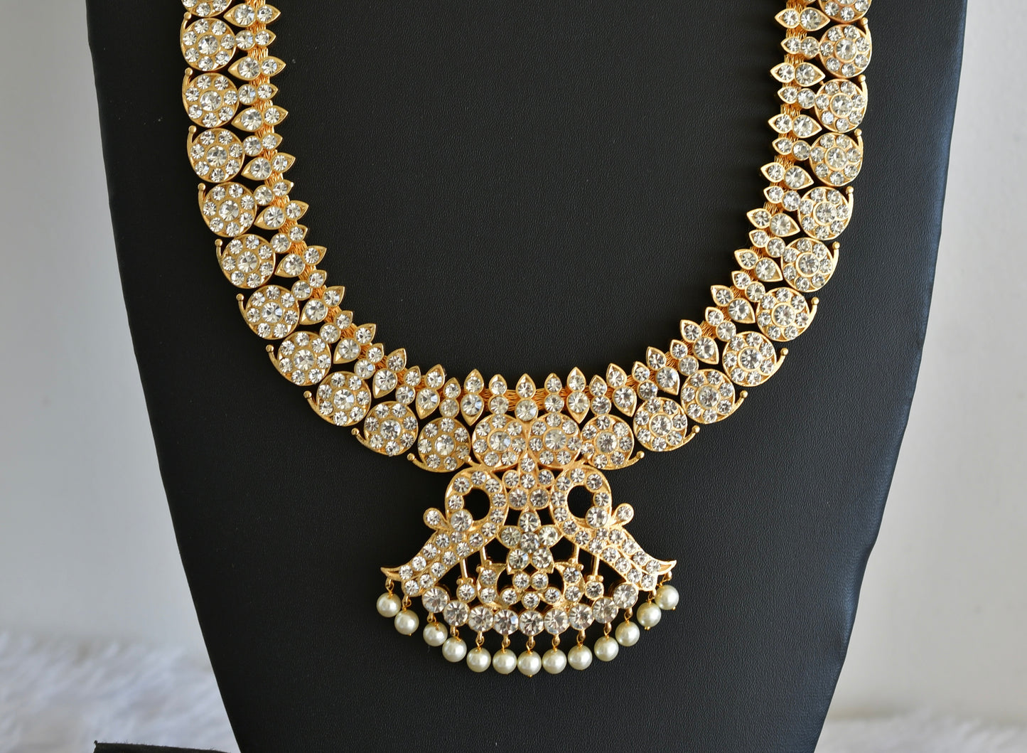 Gold tone AD white pearl peacock haar Dj-52528