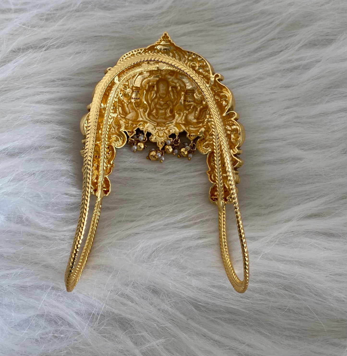 Antique gold tone kemp-green-white stone lakshmi peacock vanki/bajuband dj-54480