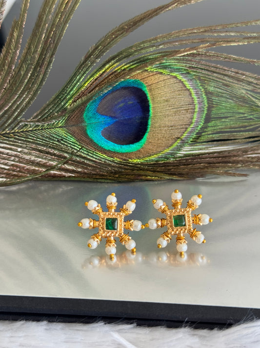 Gold tone green-pearl square stone beaded stud/earrings dj-51595