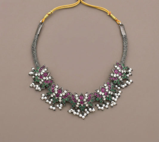 Black finish precious kemp-green pearl lotus necklace dj-52511