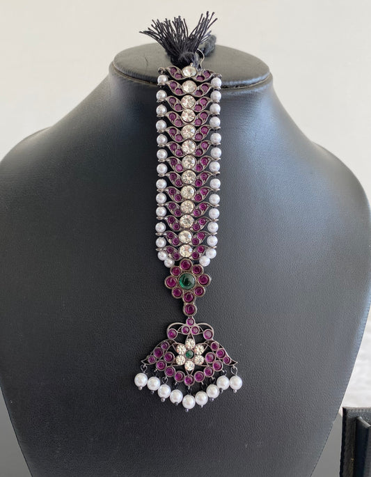 Black finish precious kemp-green-white pearl flower tikka dj-53390