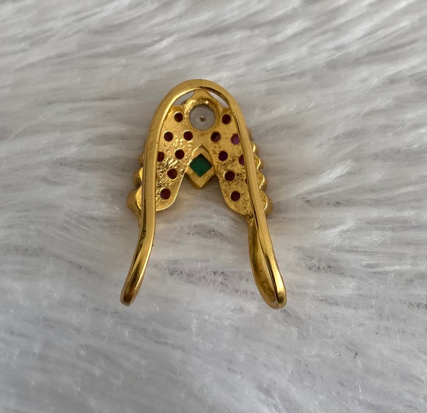 Matt finish kemp-green-white vanki style finger ring dj-53676