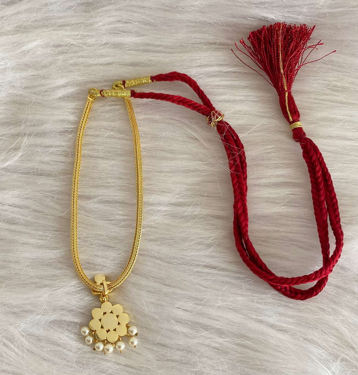 Gold tone precious kemp-green-pearl flower attigai necklace dj-50778