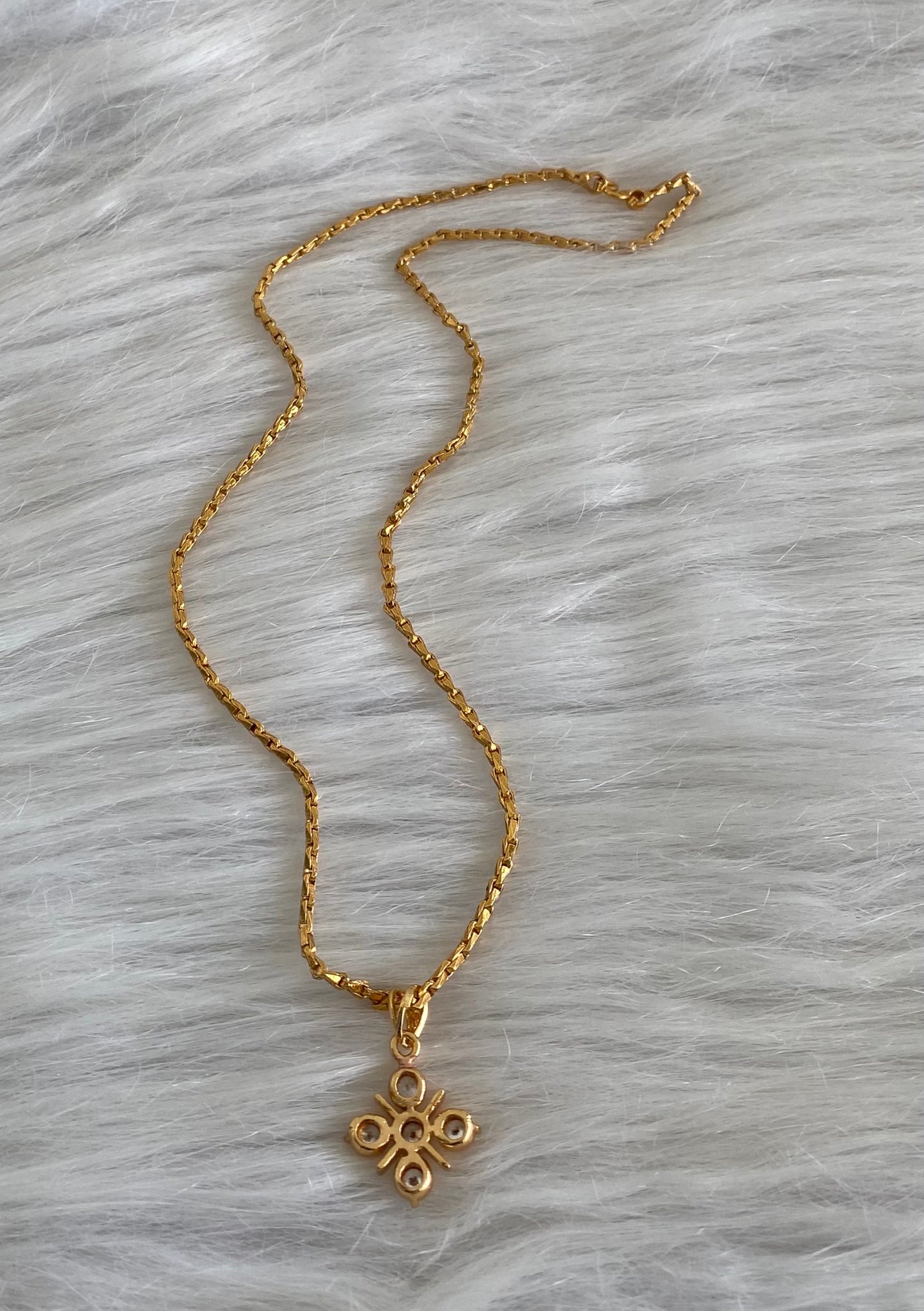 Gold tone 18 inches chain with white stone pendant dj-53860