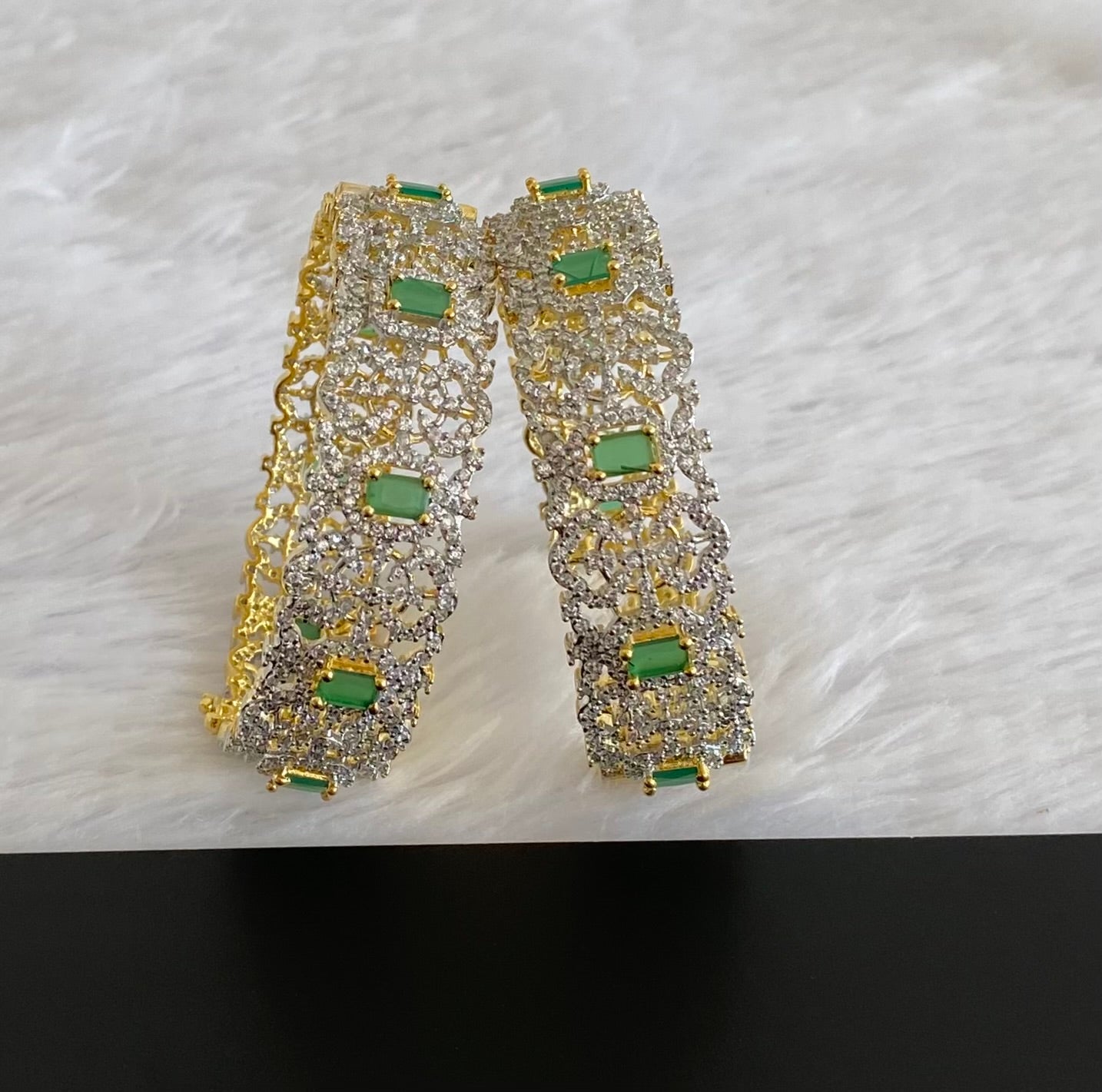 Two tone cz-emerald block stone openable bangles(2.4) dj-53475