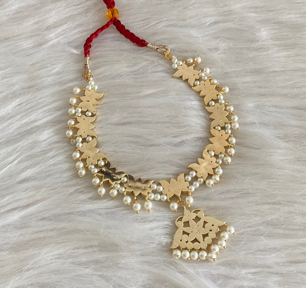 Gold tone precious kemp-green-white pearl lotus necklace dj-54715