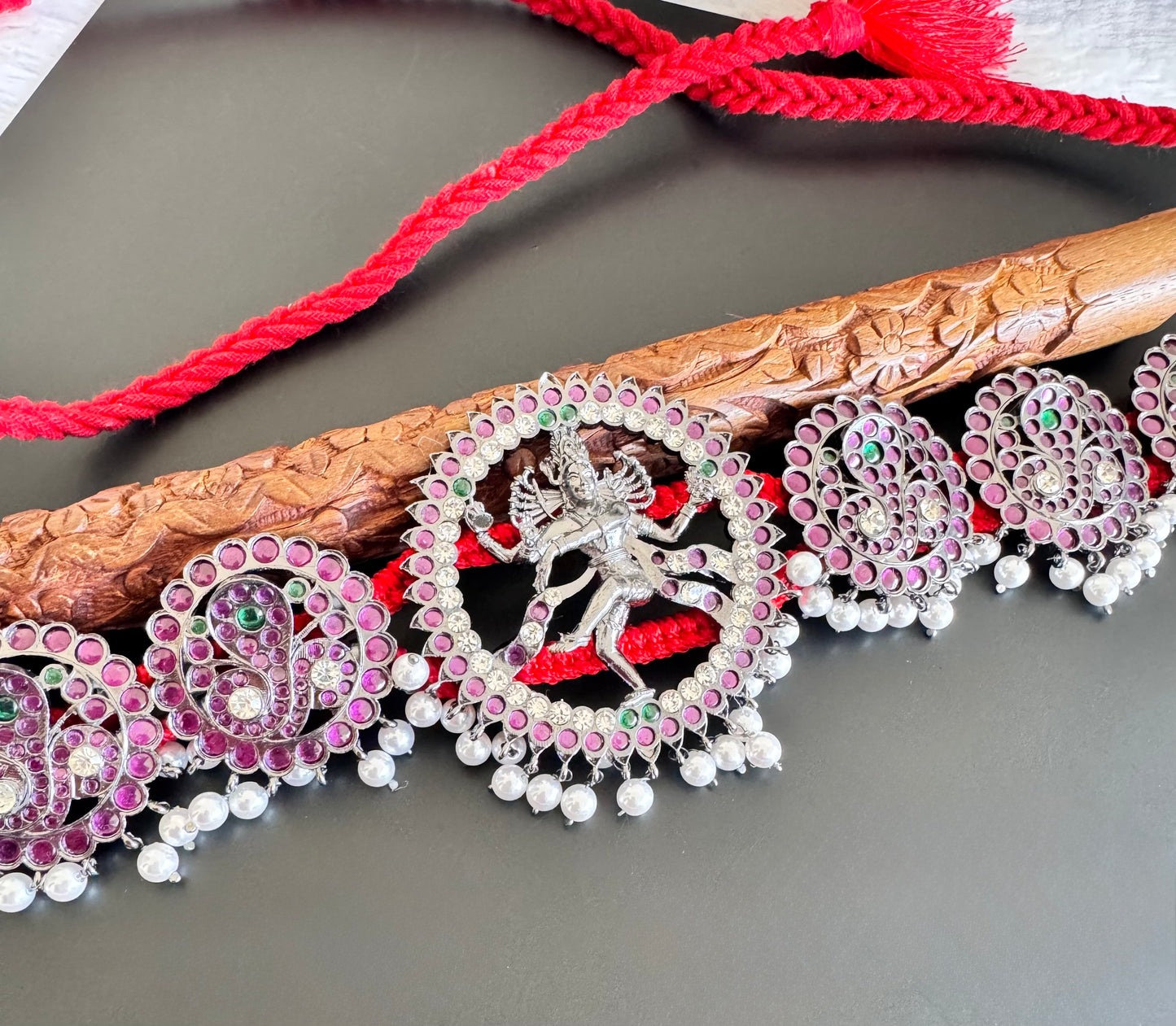 Black finish precious kemp-green pearl Shri Natarajar Nagar waist band dj-52543