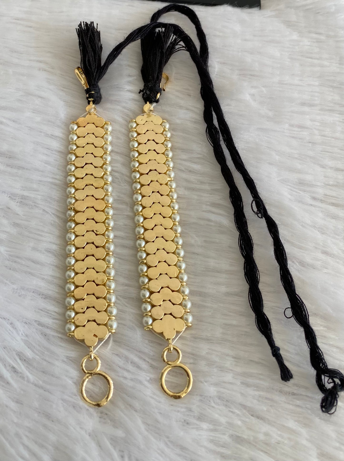 Gold tone AD white stone pearl ear side chain dj-53383