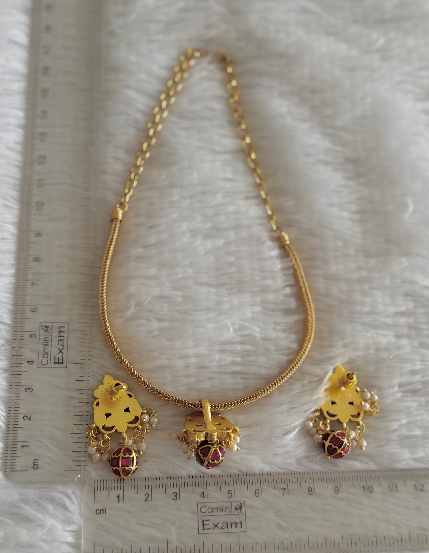 Matte finish pink-green-white kundan jadau round choker necklace set dj-51534