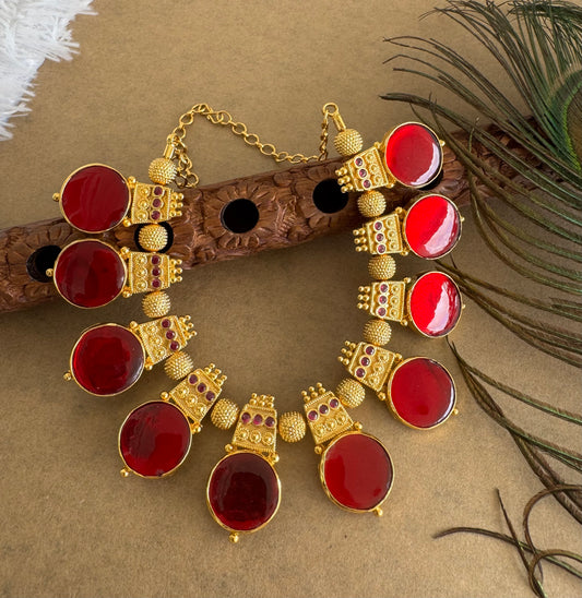 Gold tone red-pink kerala style round necklace dj-51714