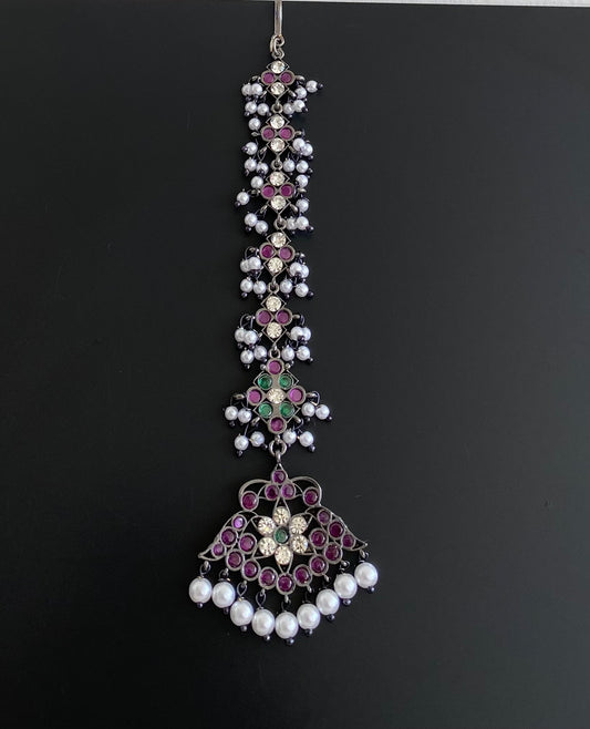 Black finish precious kemp-green-white pearl flower tikka dj-53946
