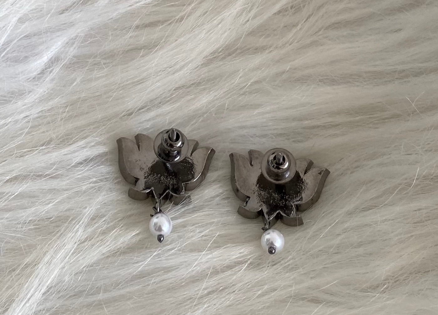 Black finish kemp-green-white lotus pearl stud/earrings dj-54687