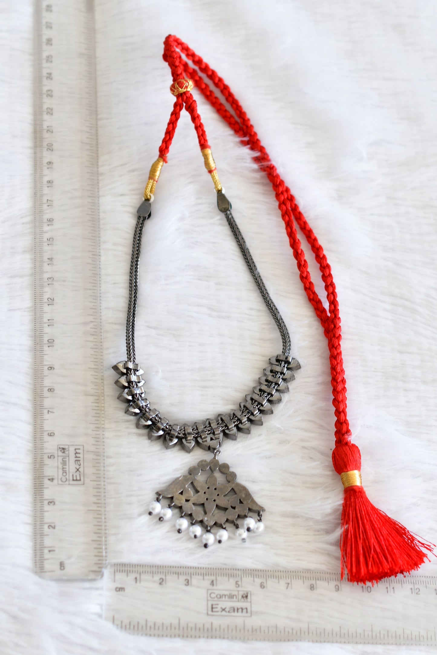 Black finish precious kemp-white pearl necklace Dj-52507