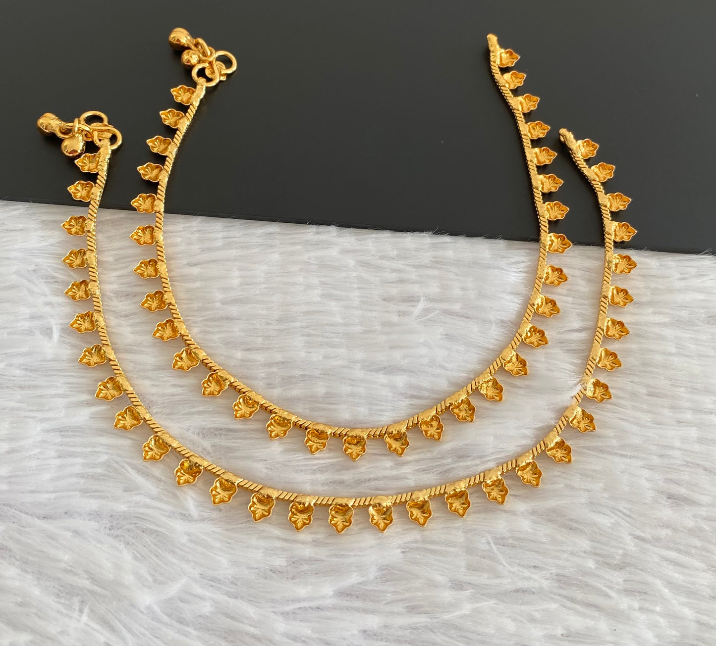 Antique gold tone flower design anklets set dj-53192