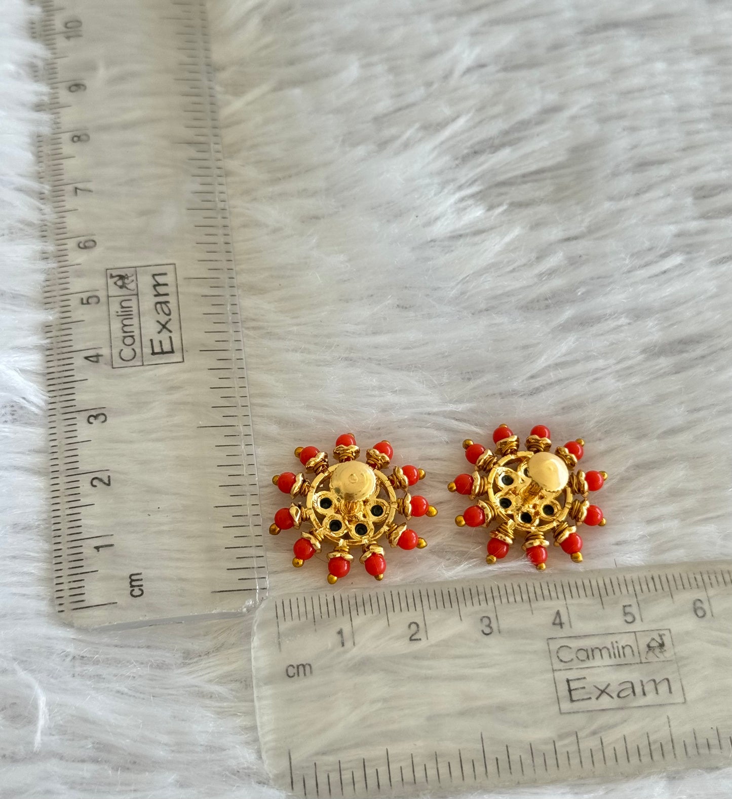 Gold tone coral-green round beaded stud/earrings dj-51599
