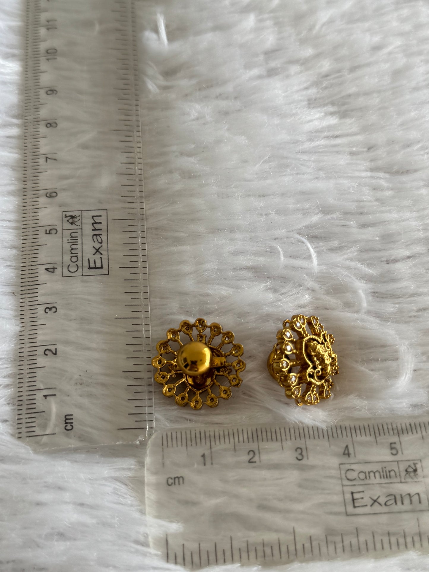 Matte finish white lakshmi round stud/earrings dj-51579