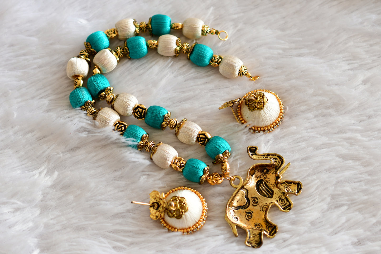 Antique gold tone green-white silk thread Elephant pendant necklace set dj-51946