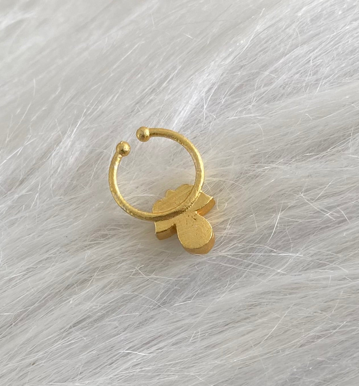 Gold tone kundan jadau green-white stone nose pin/bulakku dj-53770