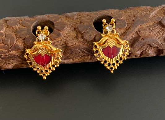Gold tone red-white stone palakka kerala style stud/earrings dj-53120