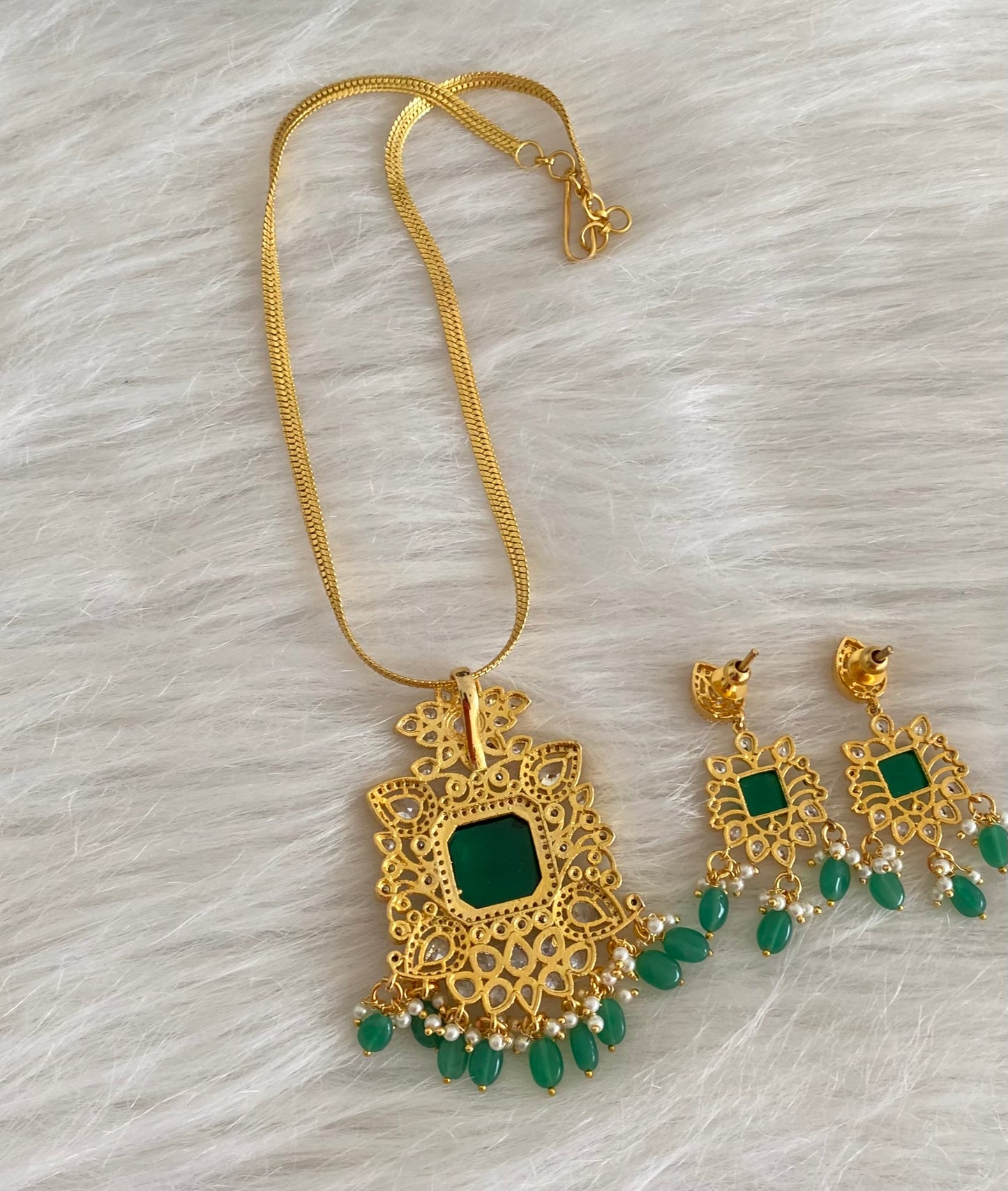 Gold tone white-green big stone green beaded necklace set dj-54437