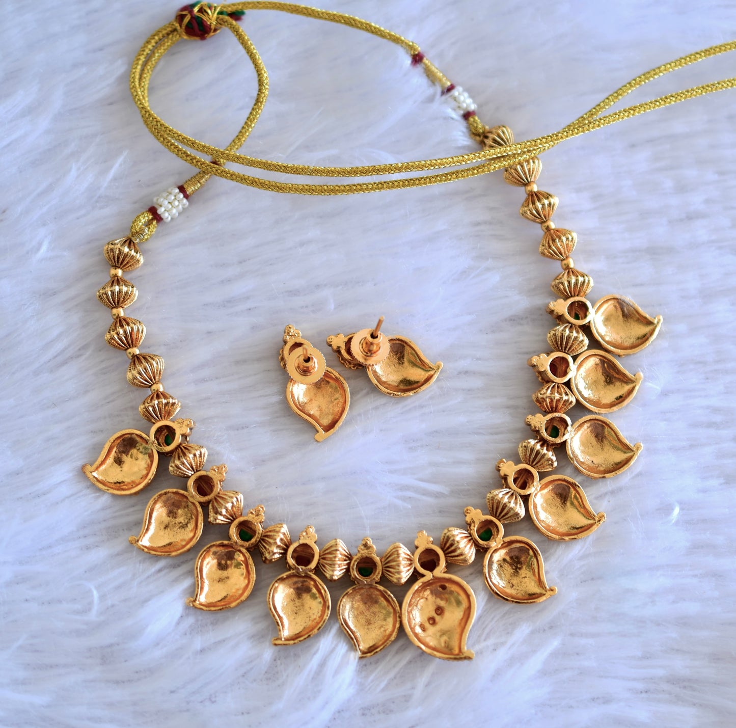 Antique gold tone kemp-green nakshi mango necklace set dj-52738