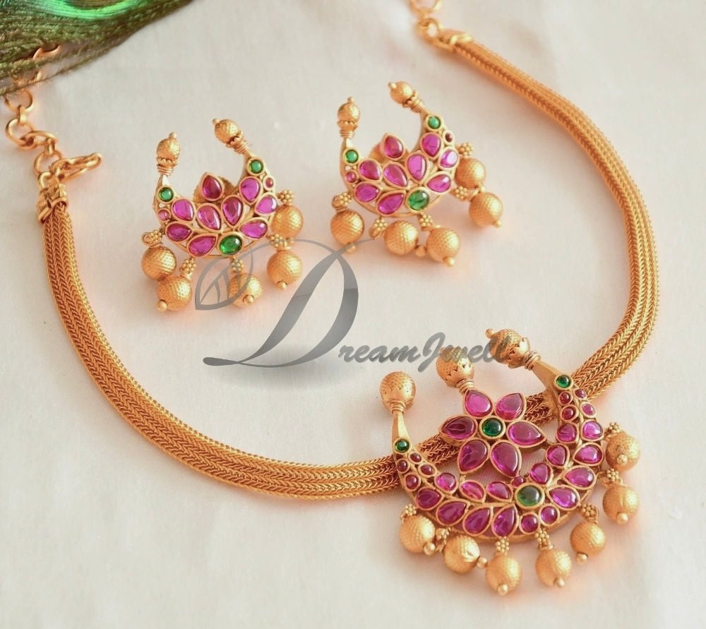 Matte Finish kemp-green moon choker set DJ30343
