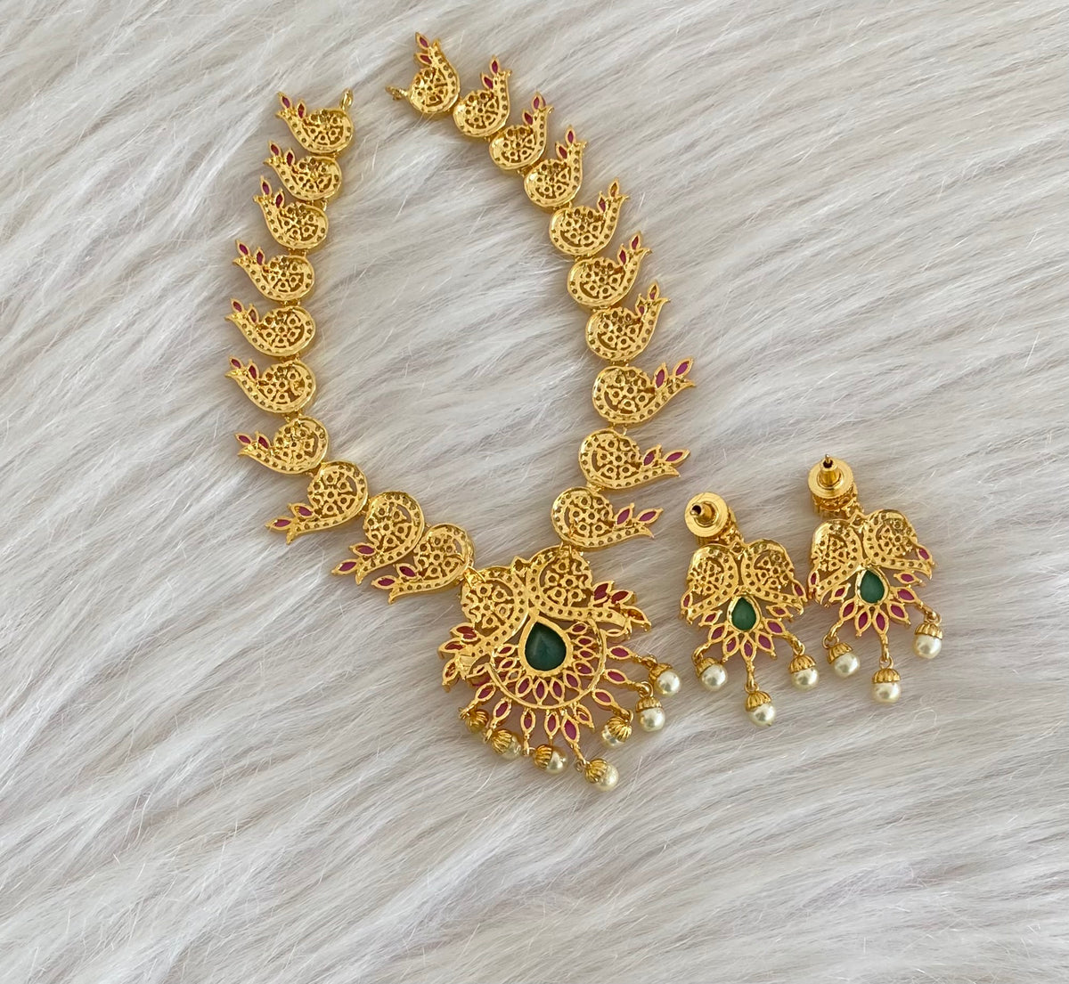 Gold tone cz ruby-emerald pearl necklace set dj-55108