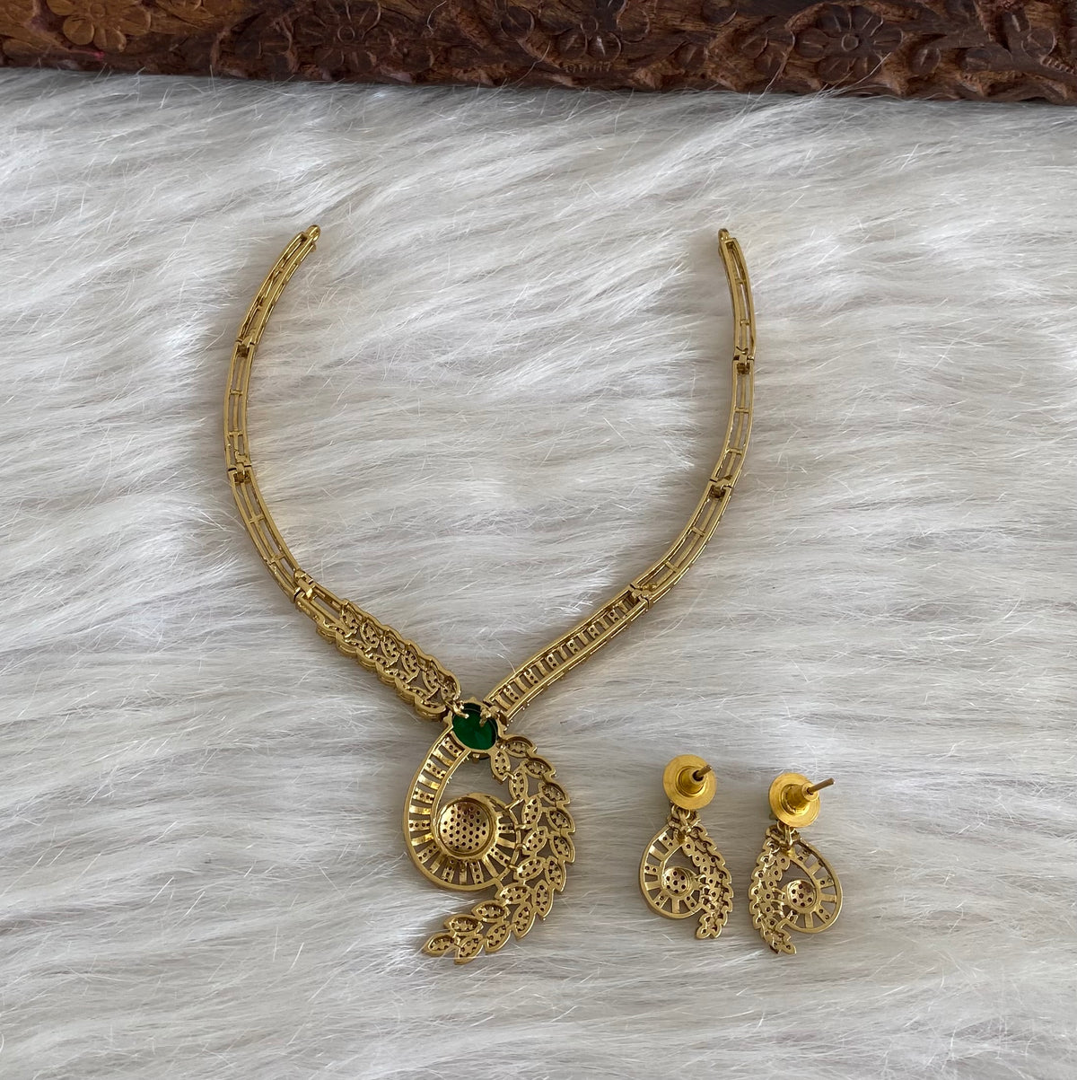 Antique gold tone white-pink-green stone kante necklace set dj-54755