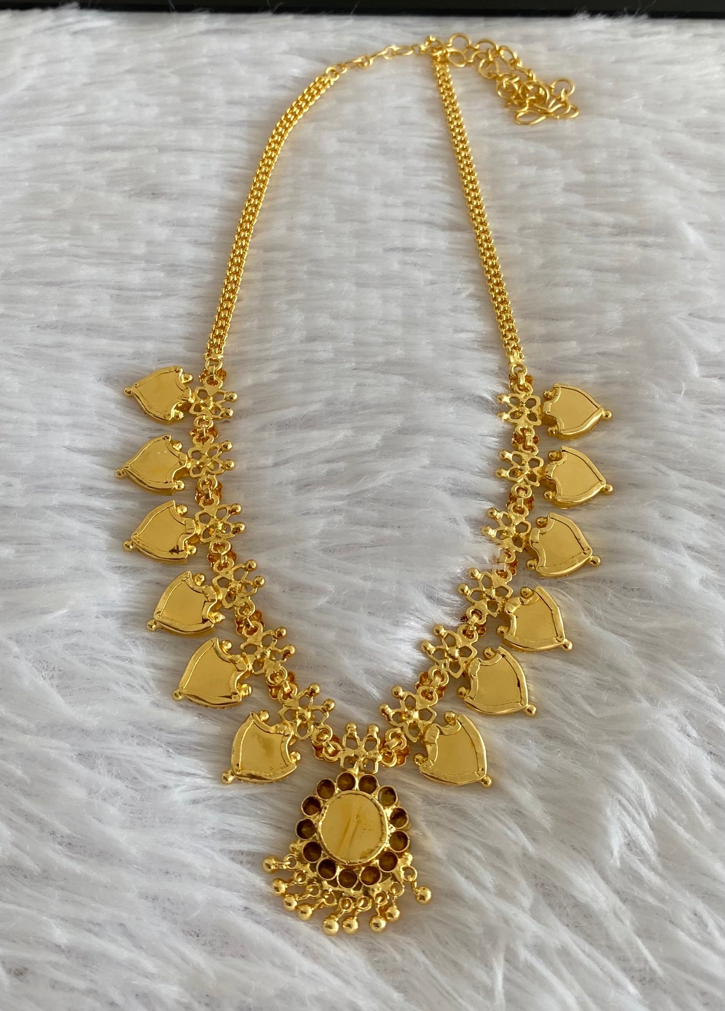Gold tone white-red palakka necklace dj-53070