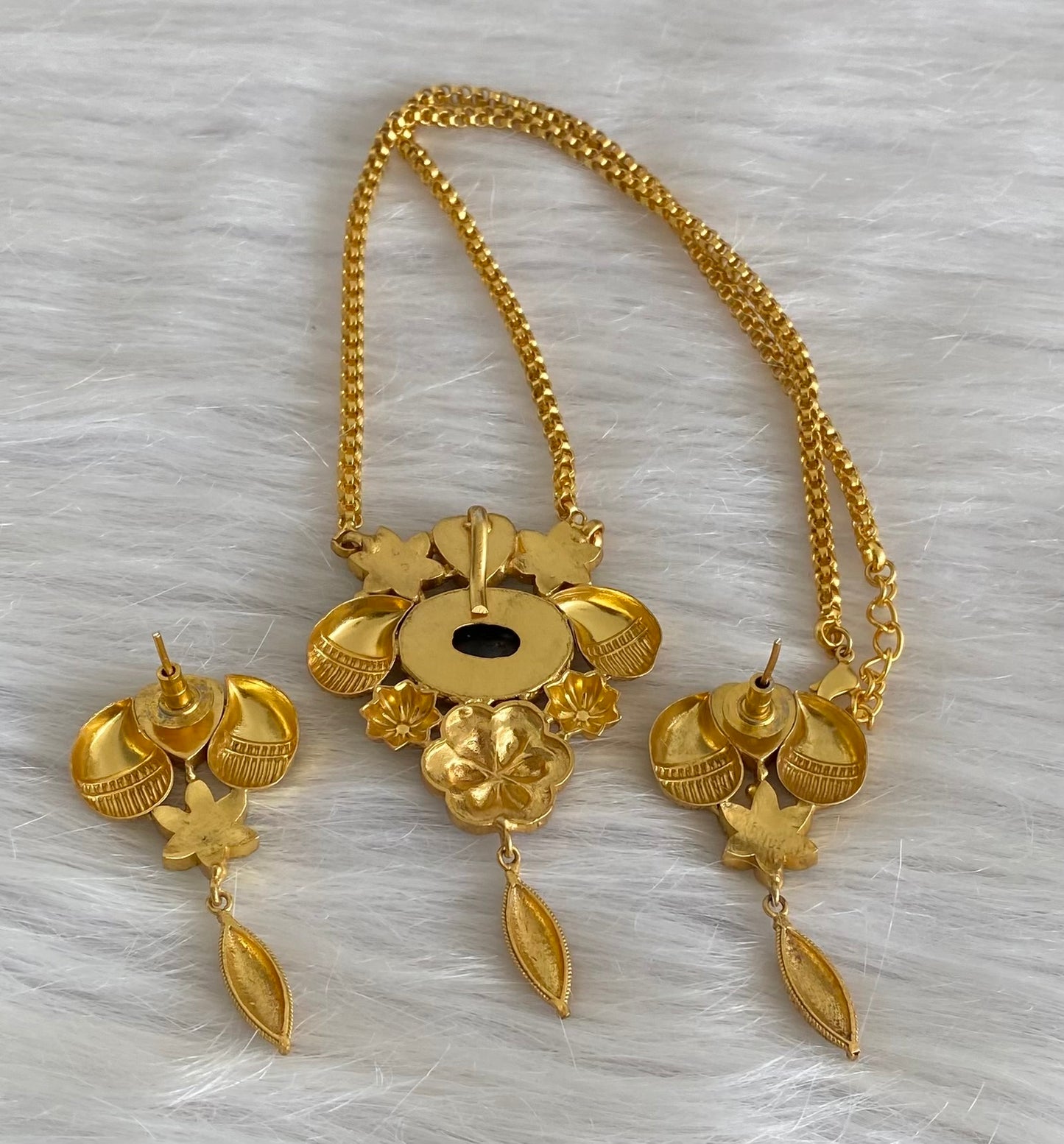 Antique gold tone natural stone turquoise jadau floral necklace set dj-54195