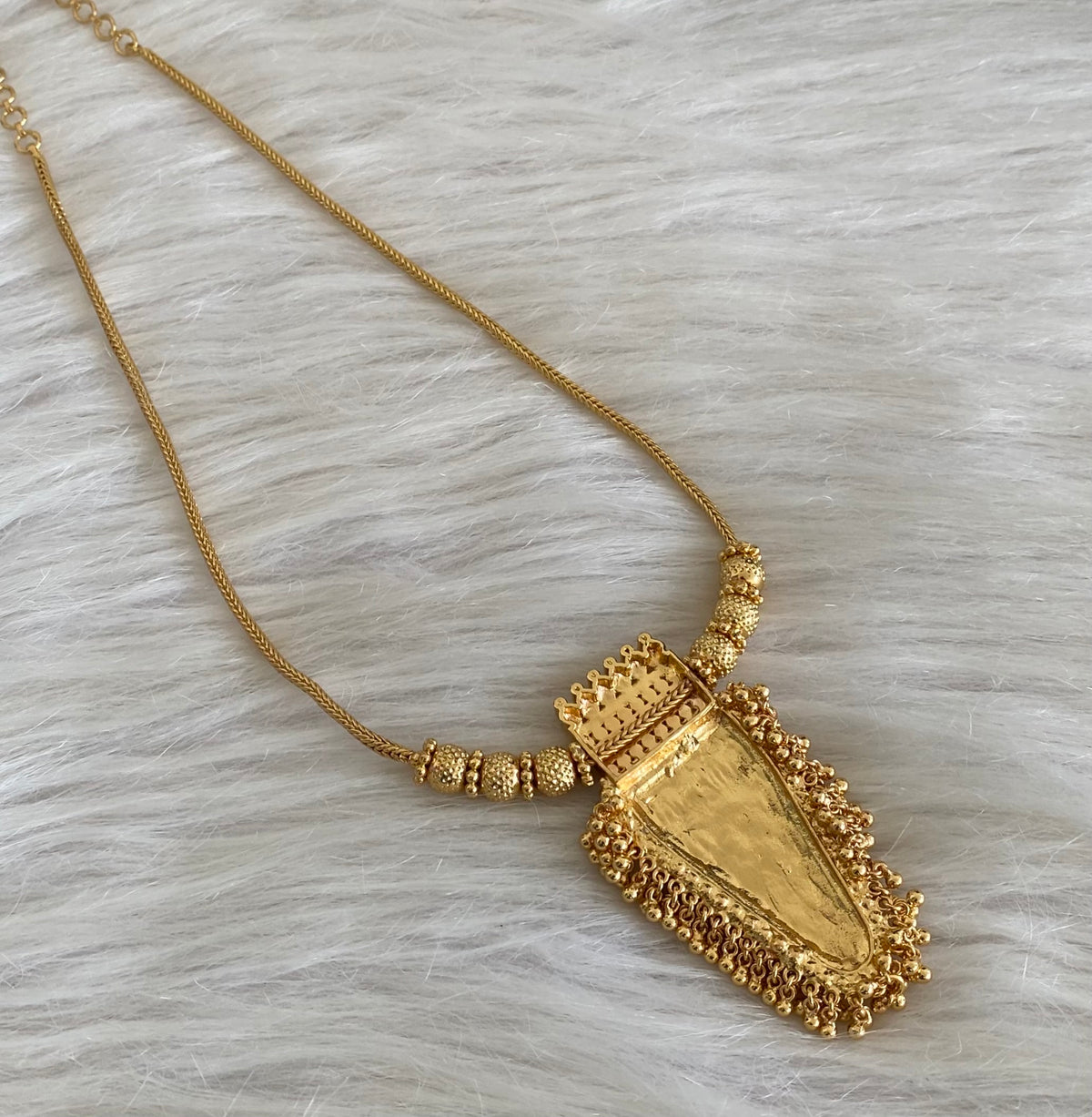 Gold tone kerala style pink stone nethipattam necklace dj-55104