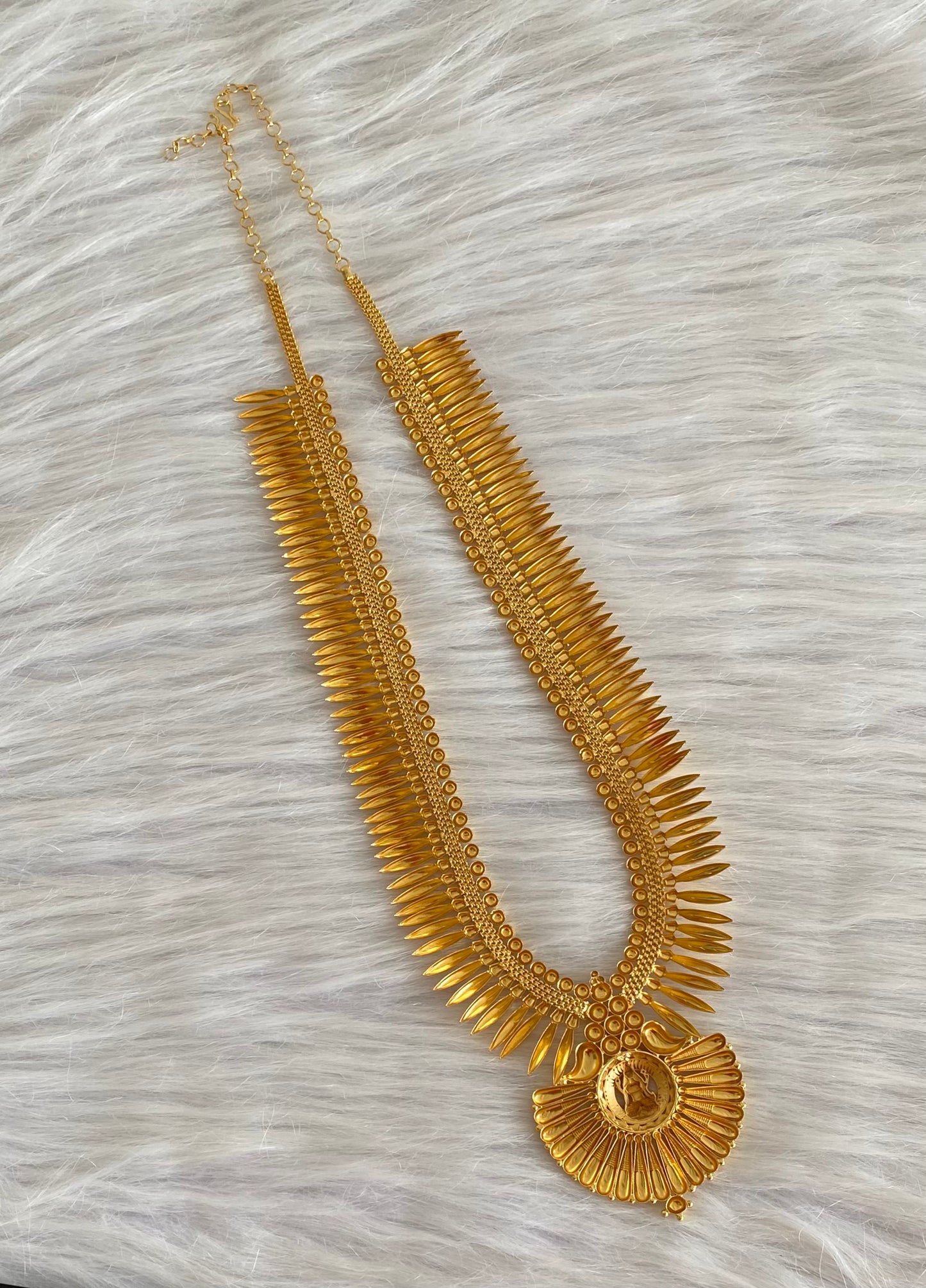 Gold tone kerala style mulla mottu lakshmi haar dj-54141