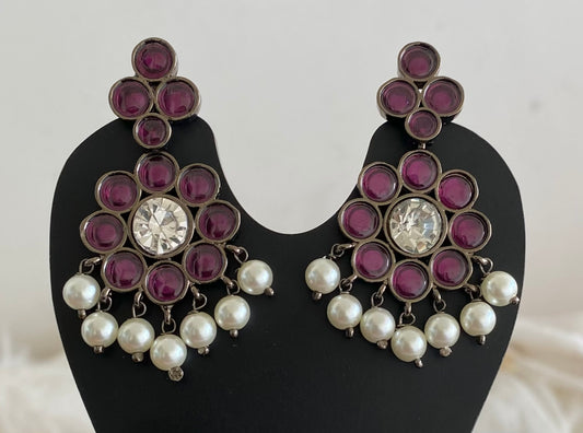 Black finish precious kemp-white pearl flower earrings dj-53944
