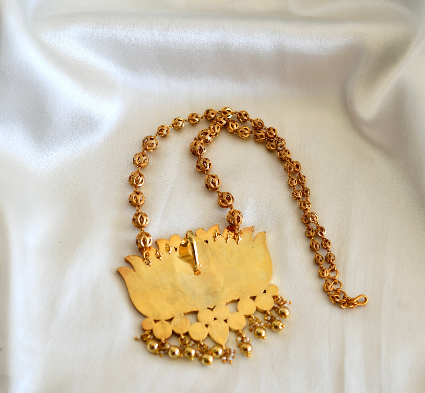 Gold tone pink-green kundan jadau lotus pendant necklace dj-52602