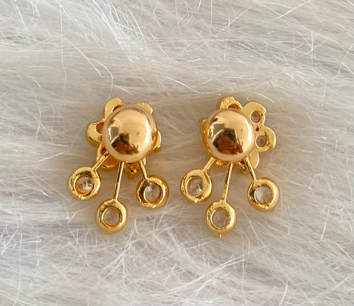 Gold tone AD white stone flower stud/earrings dj-53872