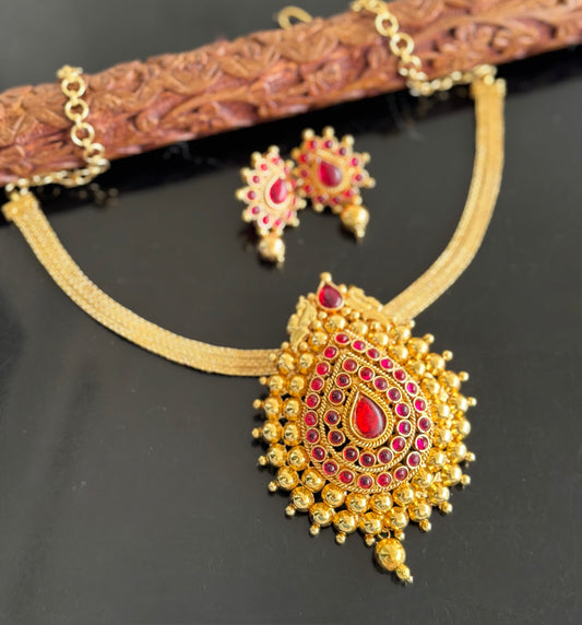 Antique gold tone Kemp Peacock Necklace Set dj-51109