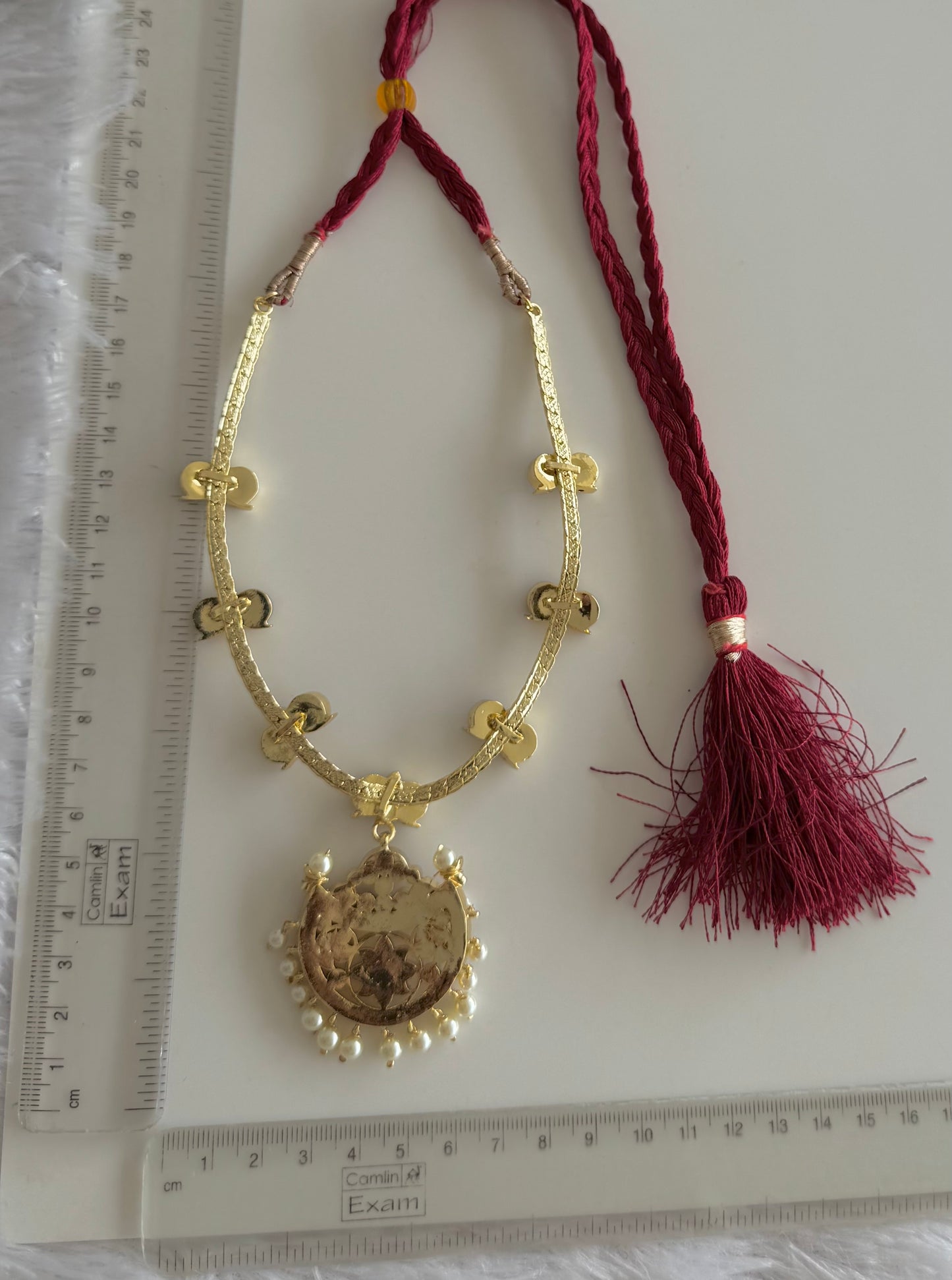 Gold tone precious kemp-green-white mango moon necklace dj-51453