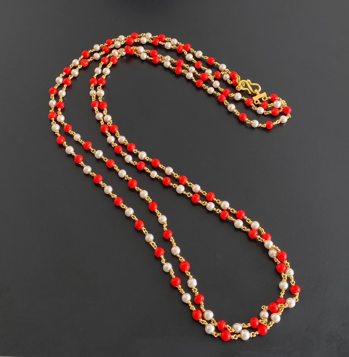 Gold tone double layer coral-pearl chain dj-54977