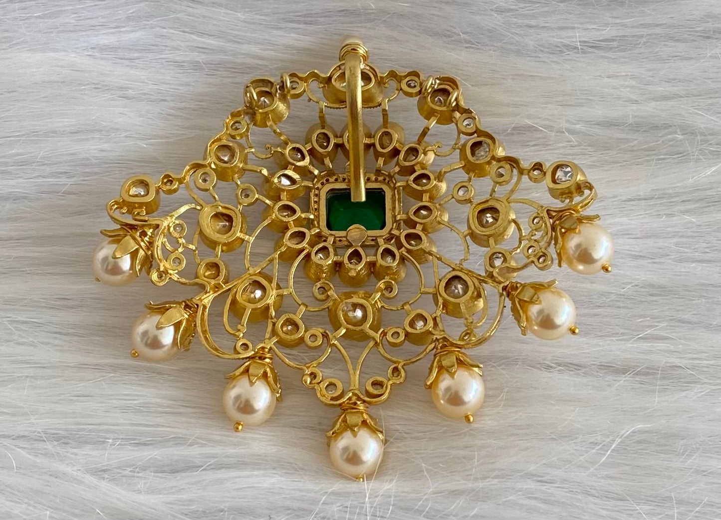 Gold tone green-white pearl moissanite pendant dj-54173