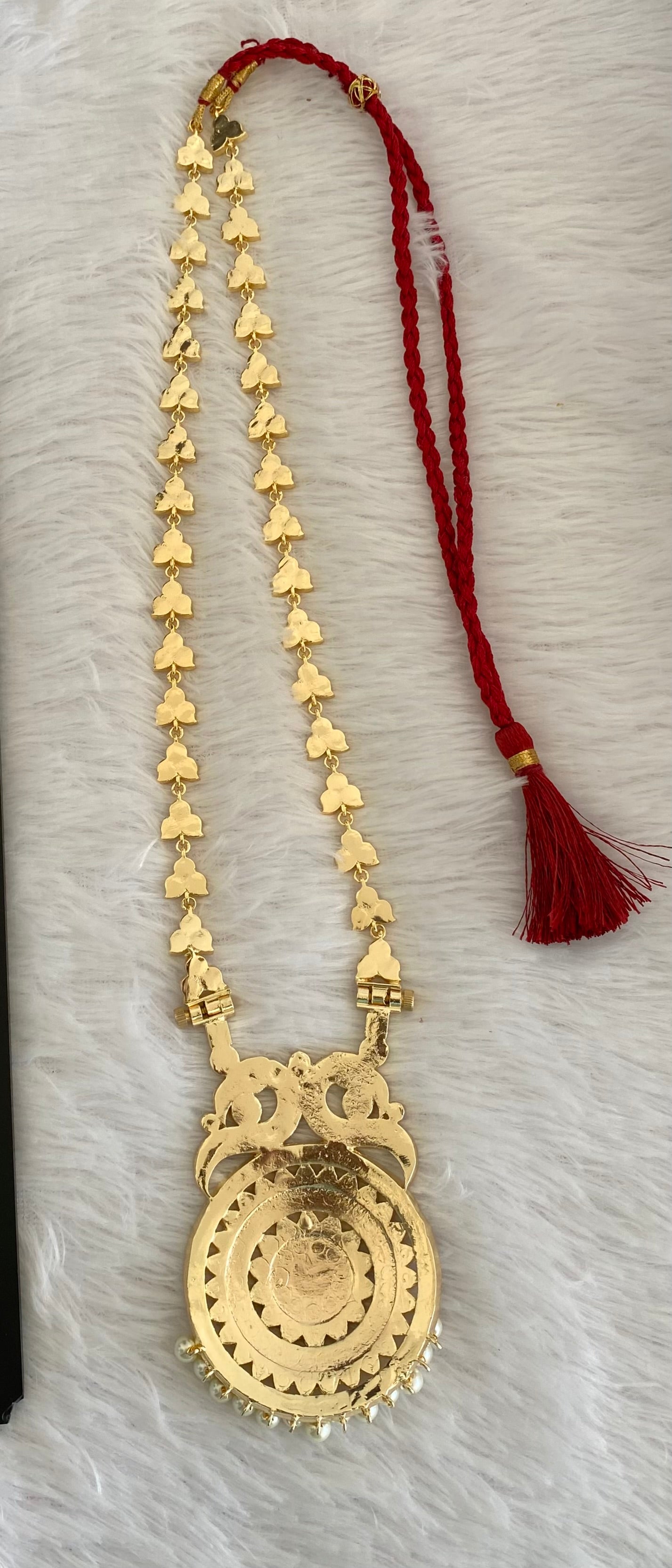 Gold tone precious kemp-green-white round peacock pearl haar dj-53358