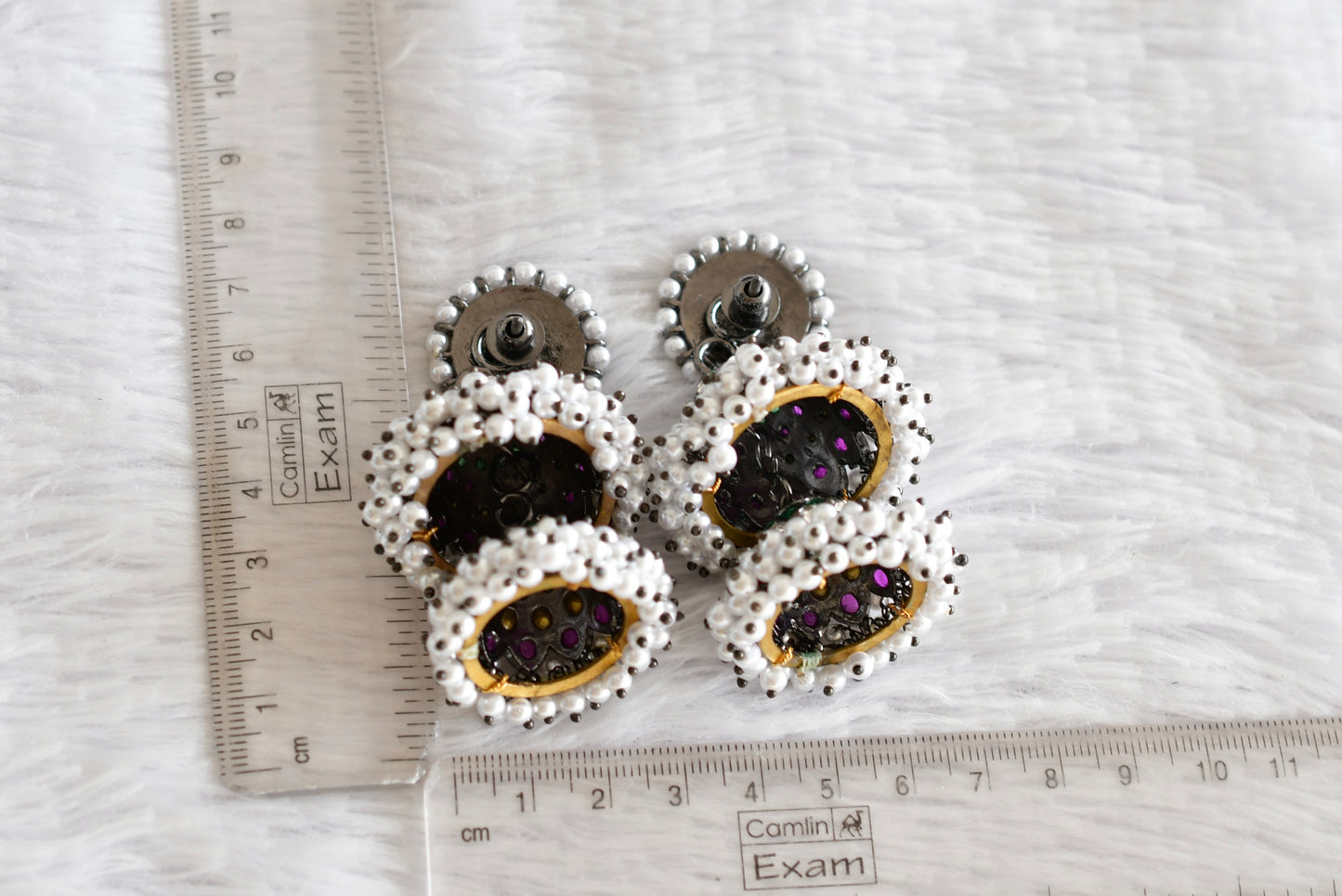 Black finish precious kemp-green pearl big step jhumkka dj-52298