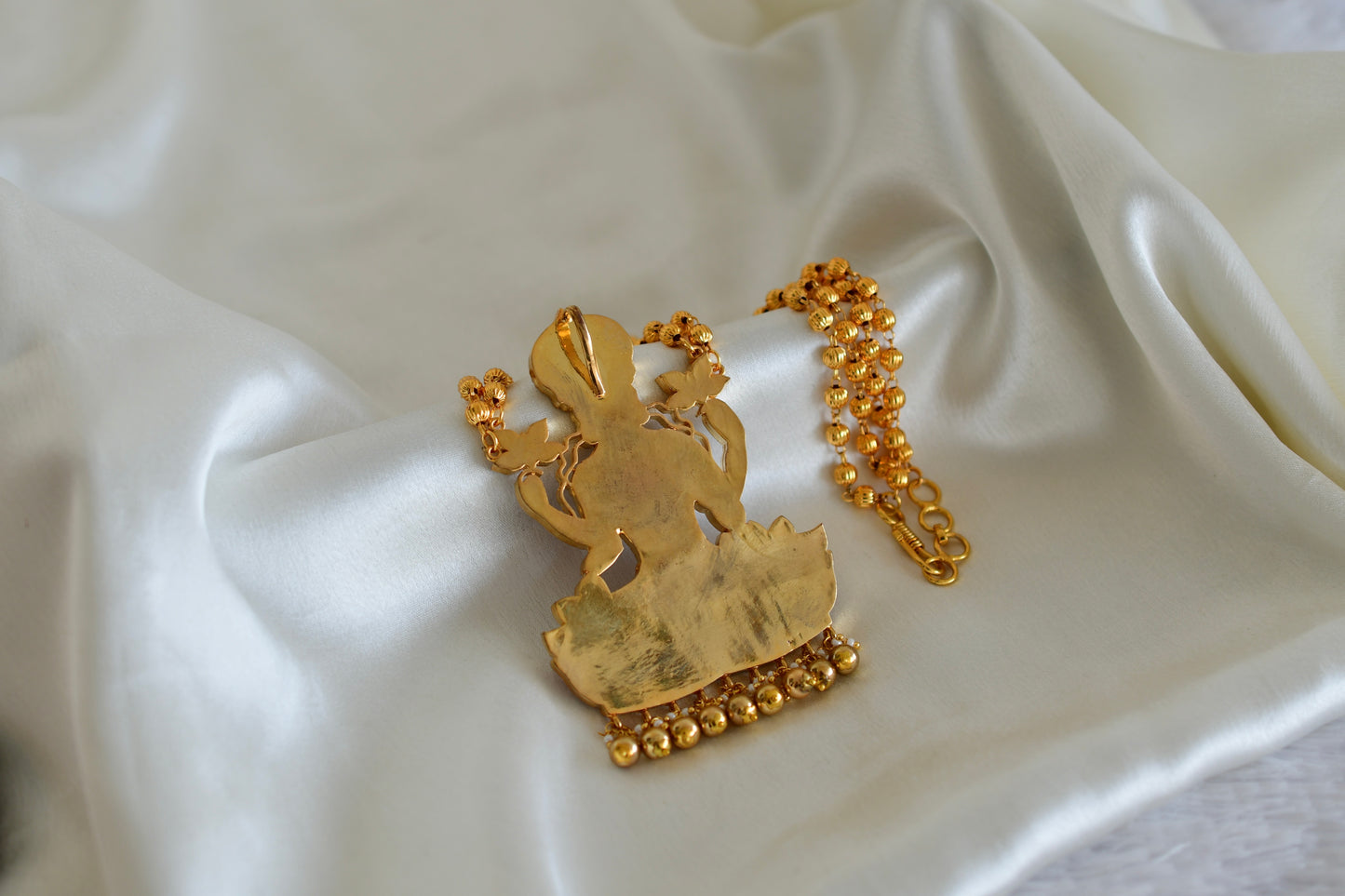 Gold tone pink-green kundan jadau Ma Lakshmi necklace dj-52579