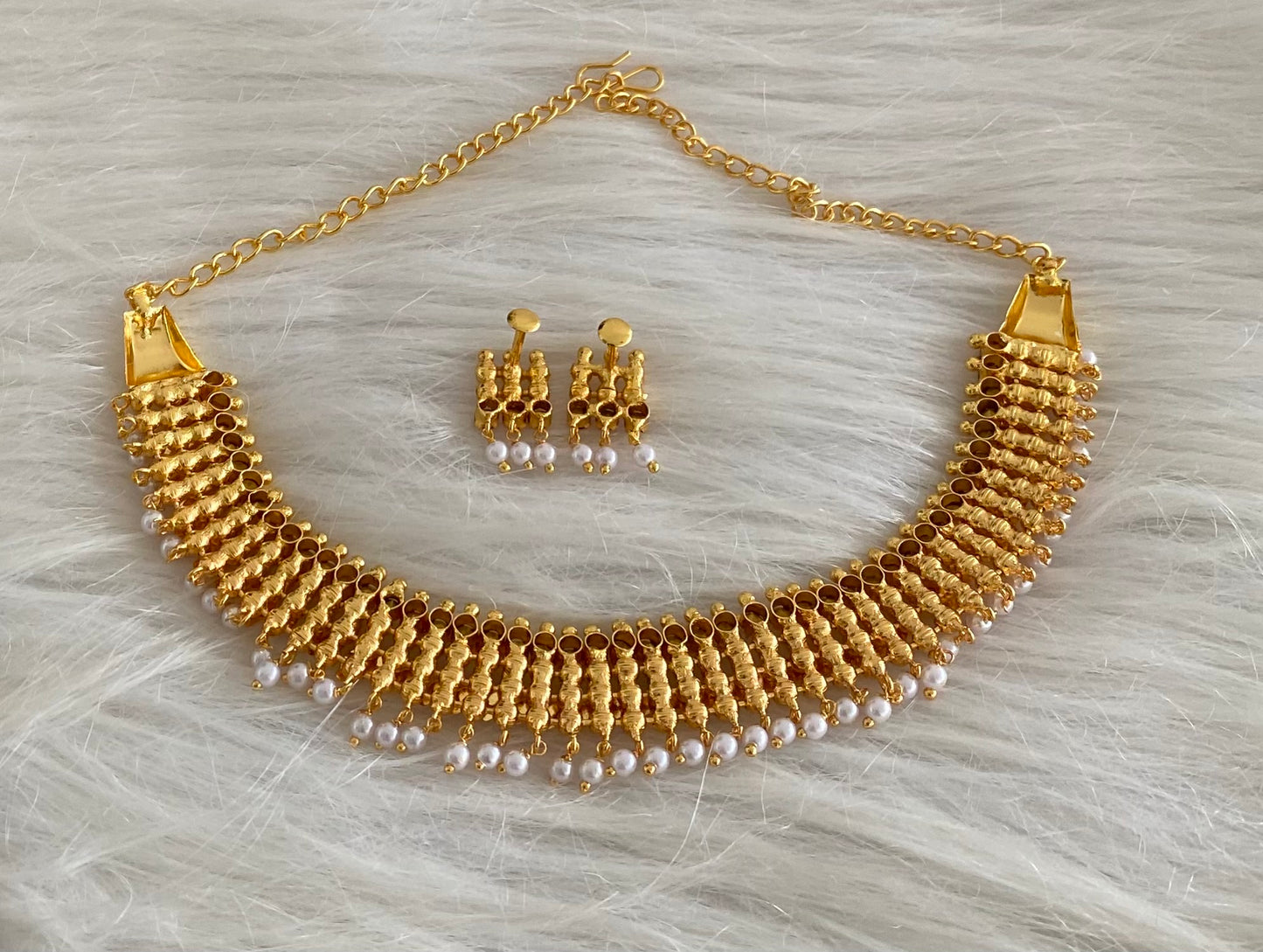 Gold tone kerala style elakka pink stone pearl choker necklace set dj-54624