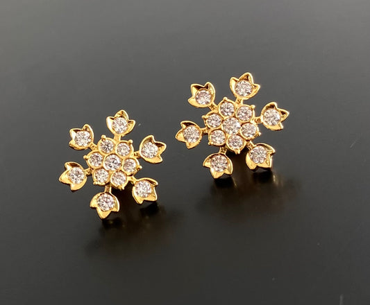 Gold tone AD white stone flower stud/earrings dj-53871