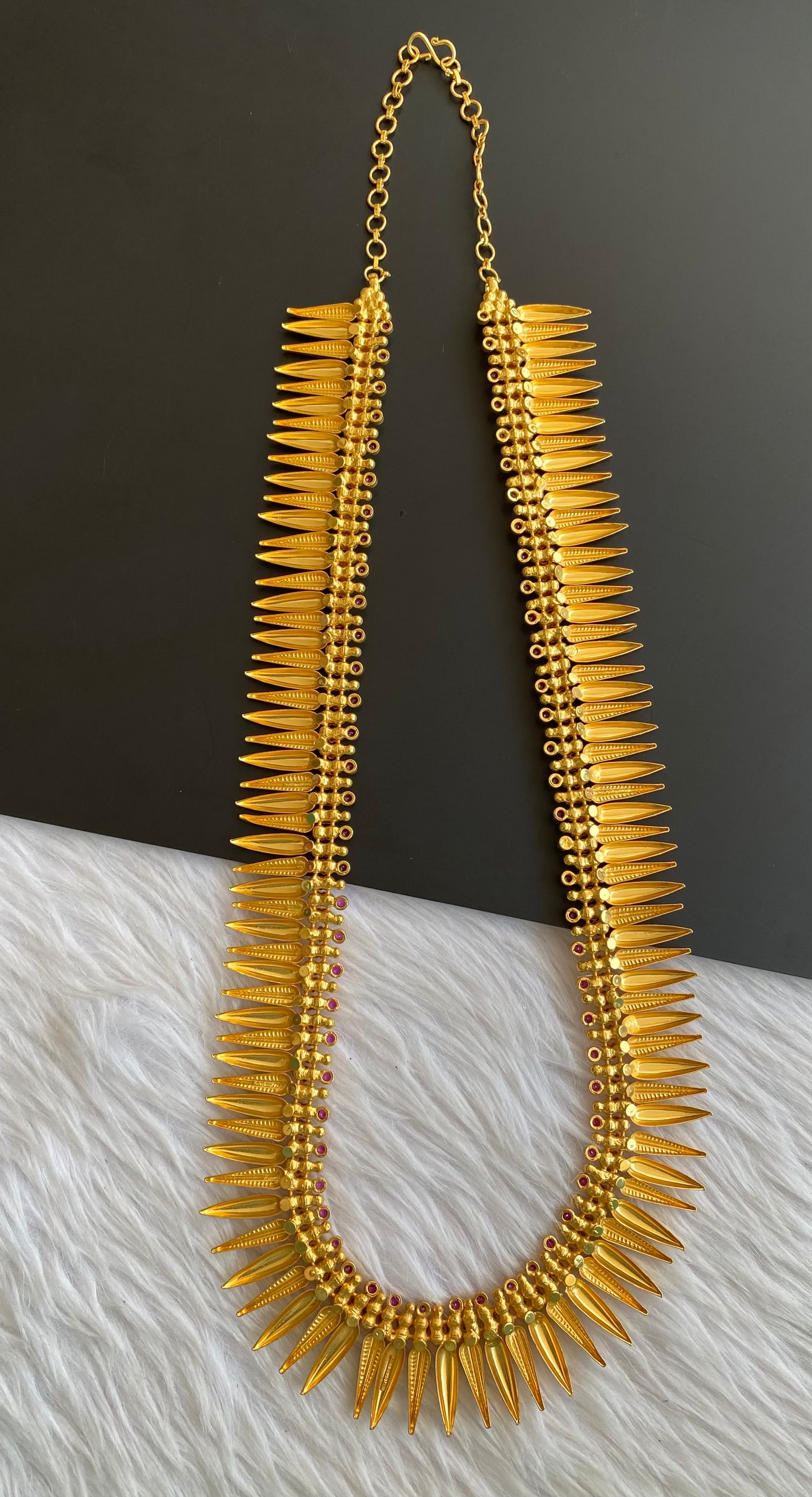 Gold tone pink stone kerala style mulla mottu haar dj-53172