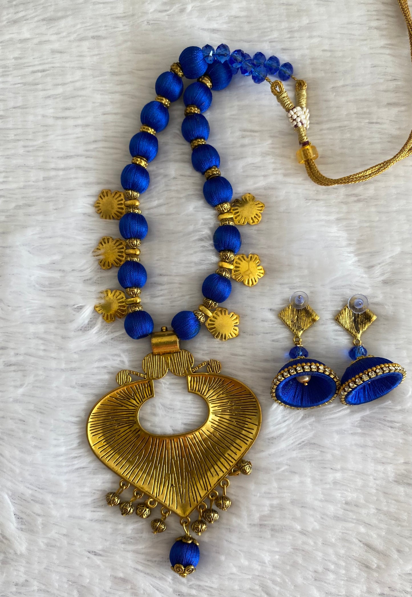 Antique gold tone royal blue silk thread beaded flower necklace Set dj-52921