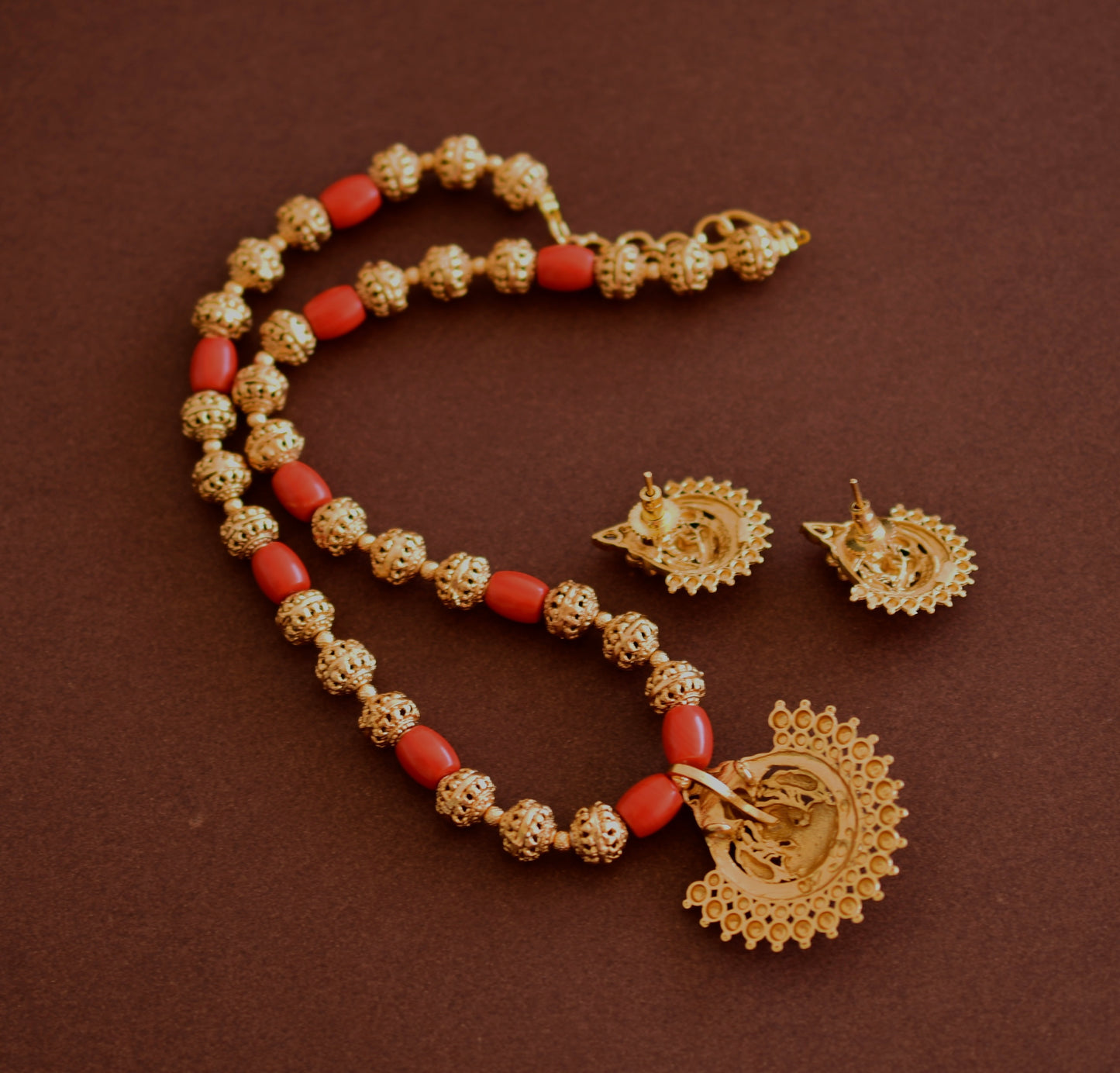 Antique gold tone flower coral beaded lakshmi necklace set dj-52694