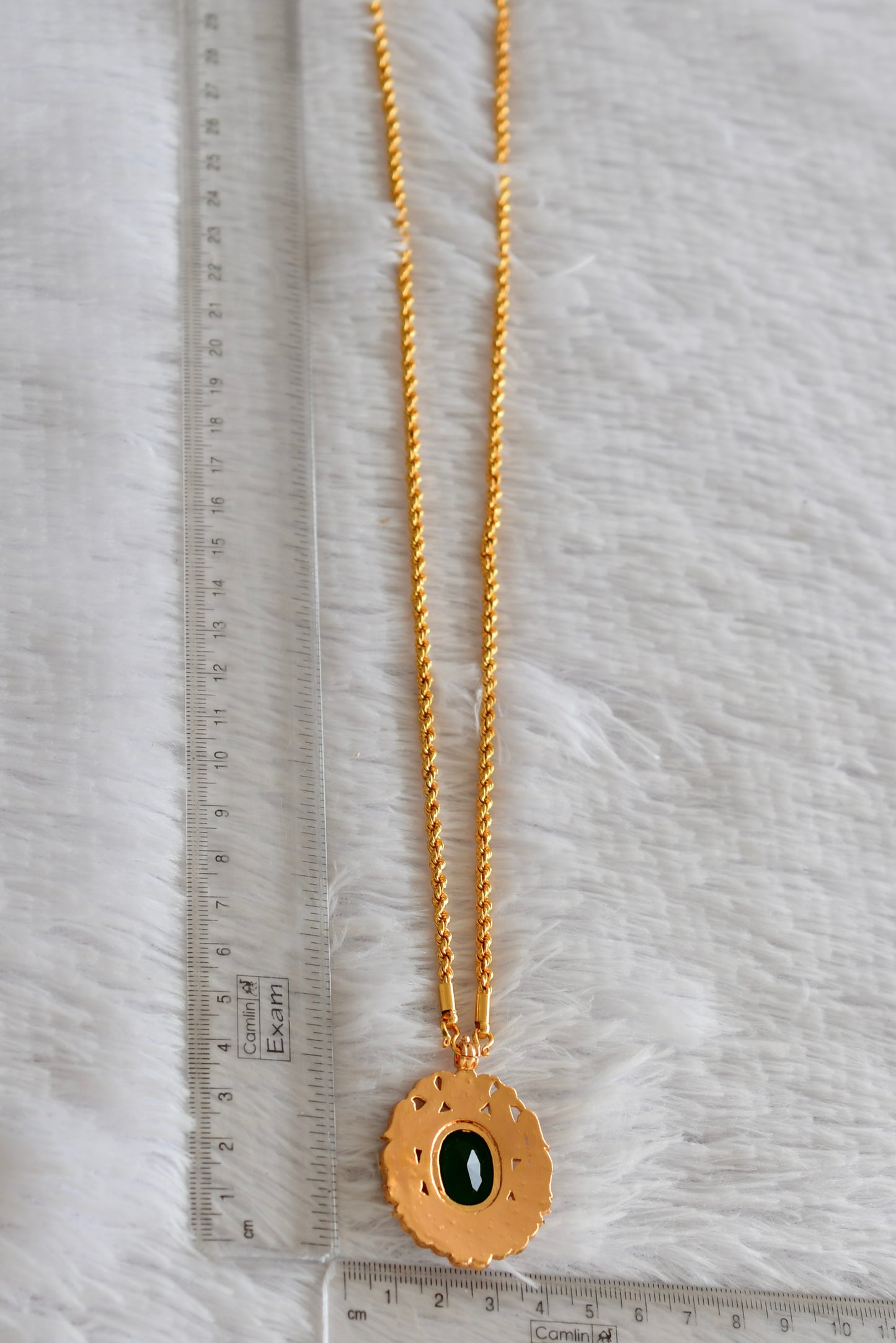 Gold tone 24 chain with bottle green oval stone pendant dj-51913